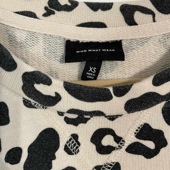 Who What Wear Black and Cream Boxy Short Sleeve Blouse - Picture 2 of 3